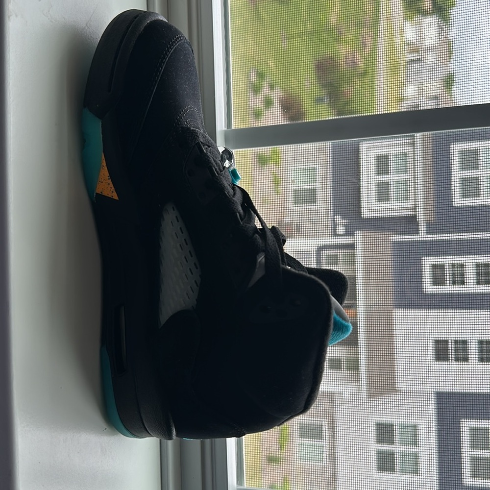 Retro 5, never worn - Picture 2 of 7